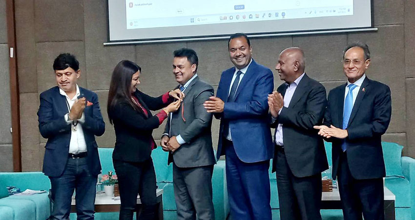 एनआरएनएको कार्यकारी अध्यक्षको कार्यभार डा. केसीलाई हस्तान्तरण