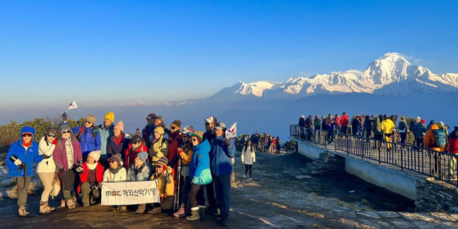 वसन्त ऋतुको सुरुवातसँगै घोडेपानी र पुनहिलमा पर्यटकको लर्को