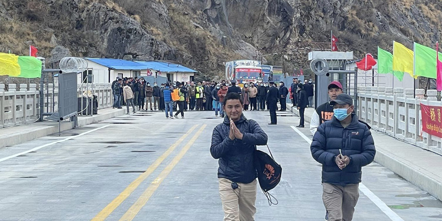 लामो समयपछि रसुवा नाकाबाट २६ चिनियाँ पर्यटक नेपाल भित्रिए