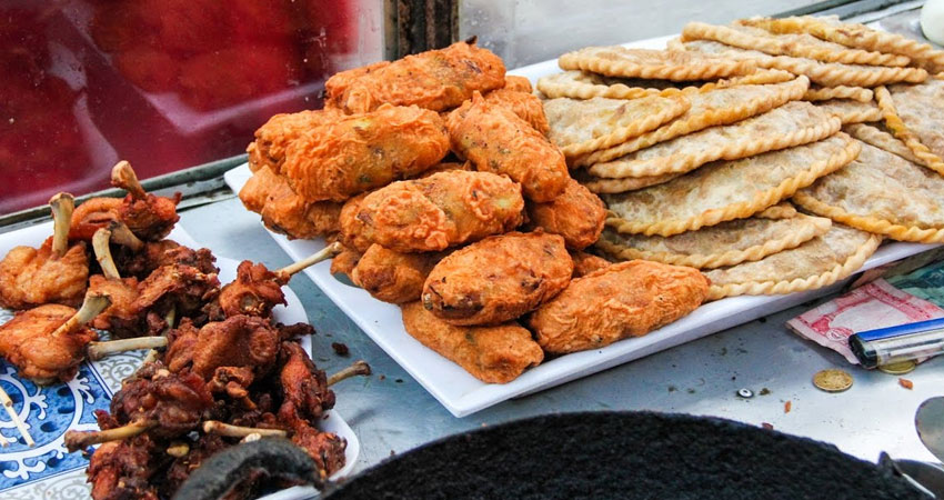 उदारणीय बने बिर्तामोडका विभिन्न सडकमा ठेला–व्यापार गर्नेहरु