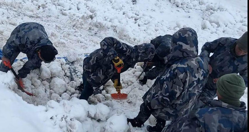 हिमपहिरोमा मृत्यु भएका सबैको सनाखत, भारतीय सडक प्रयोग गरी खलङ्गा ल्याइँदै शव