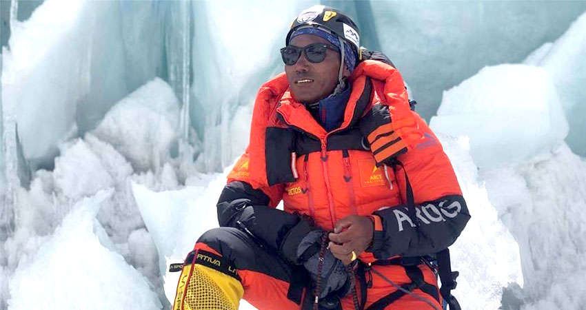 सातामै दाेस्राे पटक सगरमाथा चढेर कामीरिताले बनाए अर्काे रेकर्ड