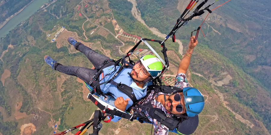 ‘प्याराग्लाइडिङ’ प्रवद्र्धनका लागि विभिन्न प्याकेज ल्याउँदै चितवनका होटल व्यवसायी