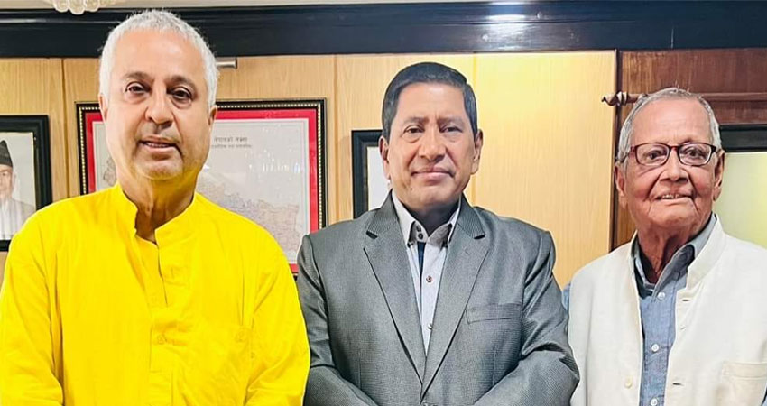 नागरिक अगुवा पहाडि र पाण्डेद्वारा गृहमन्त्रीलाई ऐक्यबद्वता