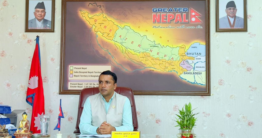 बागमतीका भौतिक मन्त्रीले पनि राखे आफ्नो कार्यकक्षमा ‘ग्रेटर नेपाल’को नक्सा