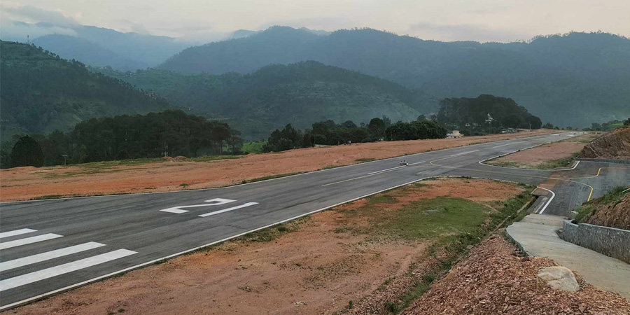 ११ करोड खर्चिएर बनाइएको बैतडी विमानस्थल बन्यो टिकटक बनाउने थलो