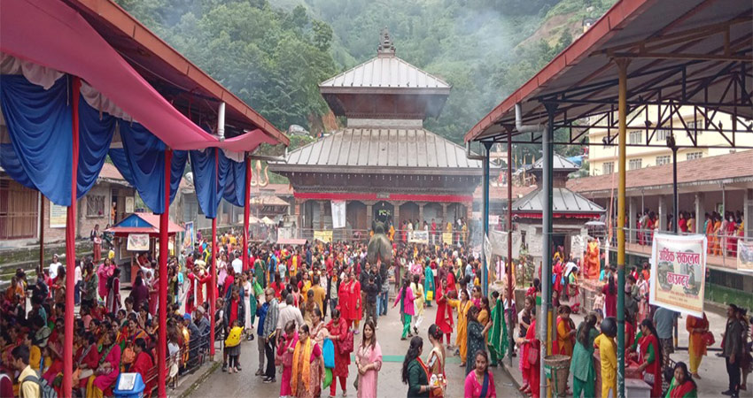 डोलेश्वर मन्दिरमा आज चारै ढोका खुला, शिला छोएर पूजा गर्न पाइने