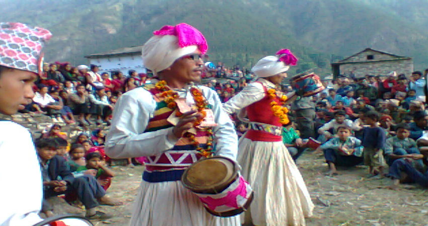 इतिहास झल्काउने हुड्केली नाच लोप हुदै