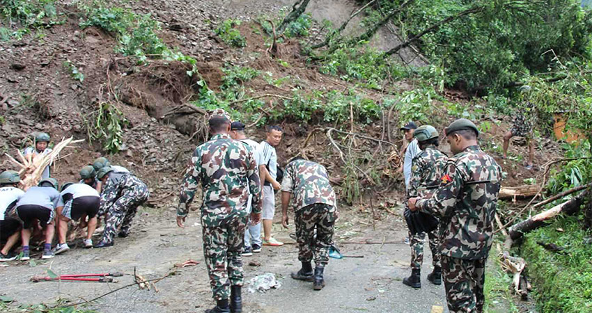 अवरुद्ध राजमार्ग सेनाको पहलमा खुला