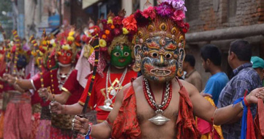 असनका तुलाधर समुदायको खड्गजात्रा