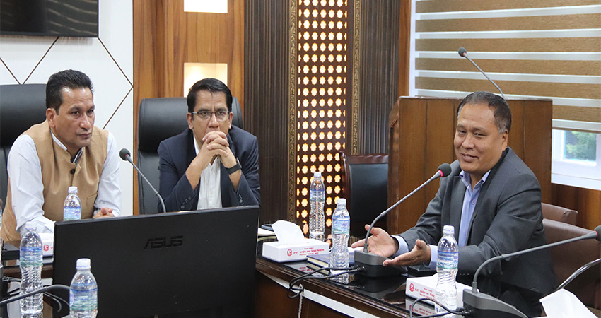 उपभोक्ताले कुनै पनि गुनासो नगर्ने गरी काम गर्न प्राधिकरणलाई मन्त्रीको निर्देशन
