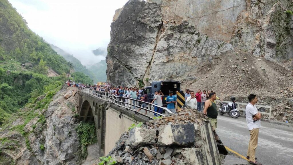 Two scaffolds on Narayangadh – Muglin street segment brought into administration