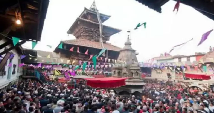 बिहानैदेखि चाँगुनारायणमा भक्तजनको घुइँचो