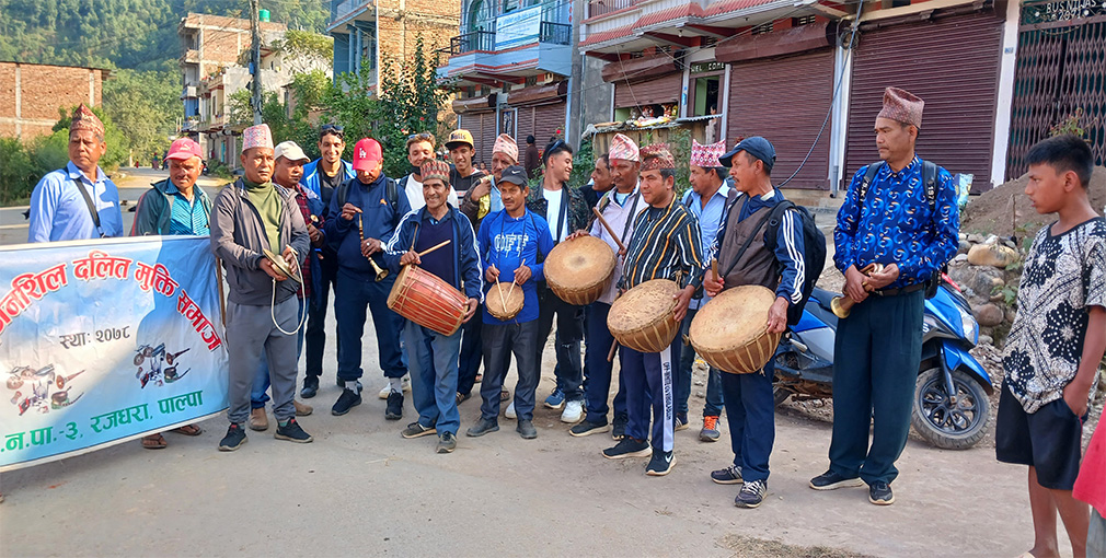 गुञ्जिन छाडे पुराना भैली गीत