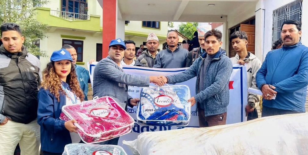 नेपाल लाइफद्वारा जाजरकोट भुकम्प पिडित जनतालाइ राहत सामाग्री वितरण
