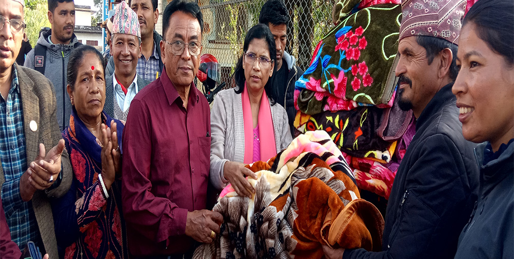 बाँके र बर्दियाबाट भूकम्पपीडितलाई १० लाखको राहत सामग्री प्रदान
