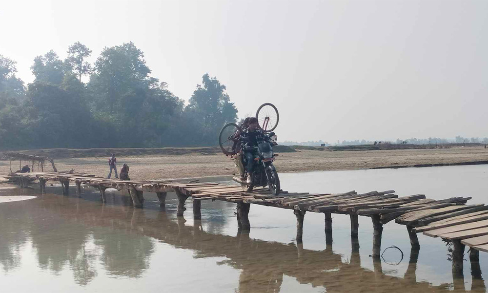Impulse to utilize wooden extension to cross Doda waterway