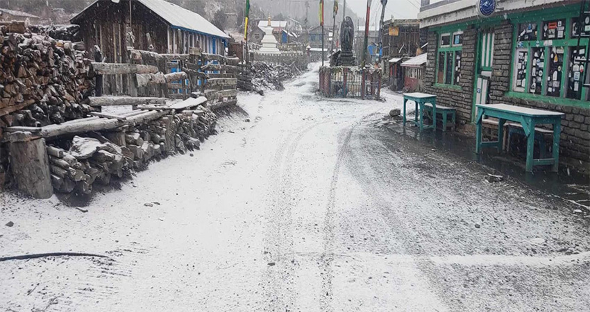 हिउँ जमेपछि कर्णाली राजमार्गको सातमोडमा सडक अवरुद्ध