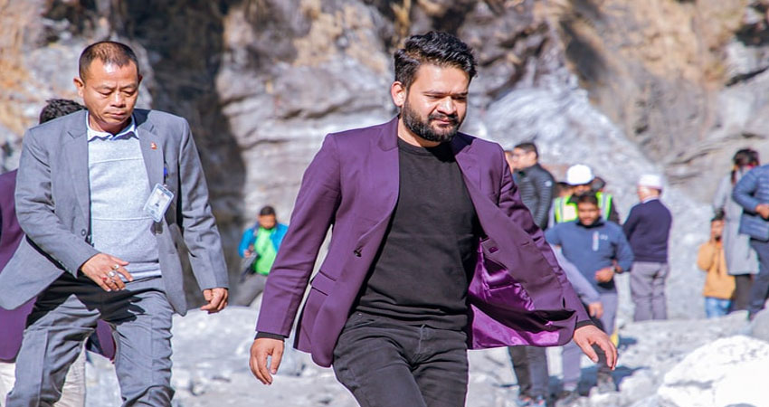 मेलम्ची खानेपानी : उद्‌घाटनमा विश्व कृतिमान भएको भन्दै बालेनको व्यंग