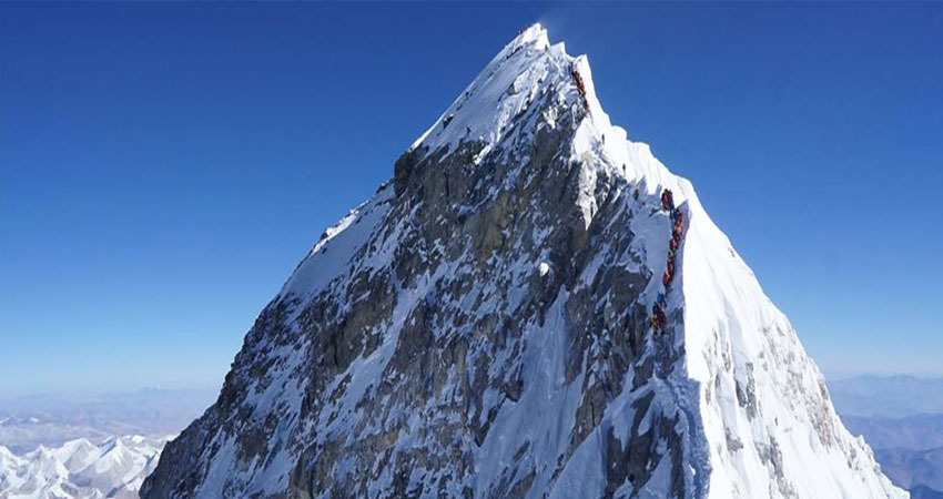 सेताम्ये देखिने हिमालमा कालापत्थर देखियो, पुसमै फुल्यो लालीगुराँस