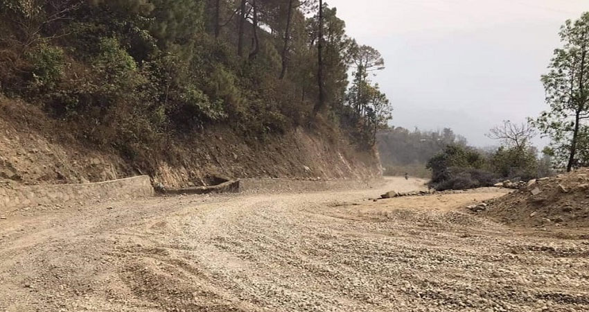 हेटौँडा जोड्ने छोटो दूरीको सडक स्तरोन्नति गरिँदै