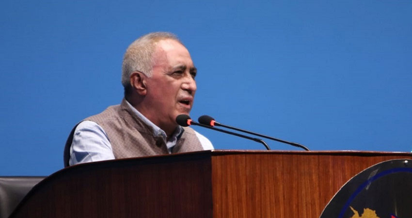 नेता डा भण्डारी भन्छन्-युवाहरू विदेश पलायन भएर मुलुक बन्दैन