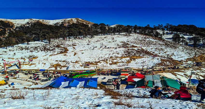 पातीहाल्नेमा हिउँ खेल्नेको घुइँचो, दैनिक चार सय भन्दा बढी पर्यटक