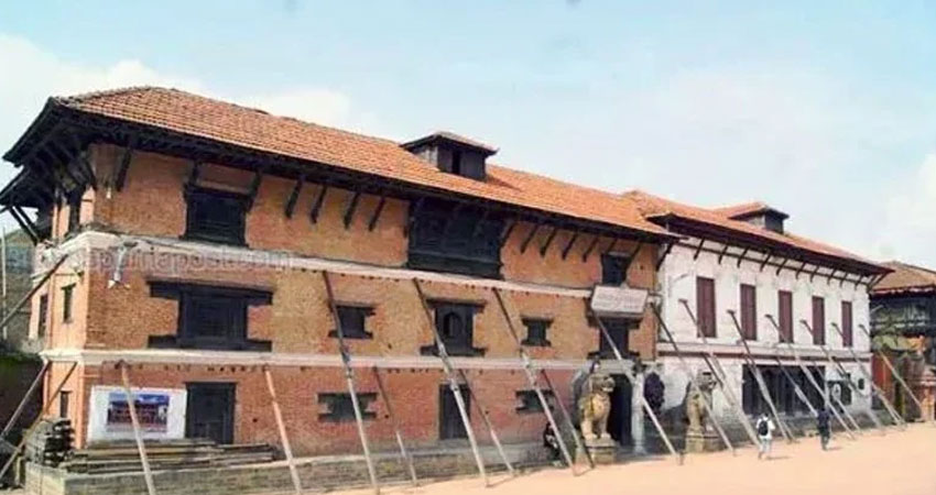थन्थु दरबार मल्लकालीन शैलीमा पुनःनिर्माण हुँदै