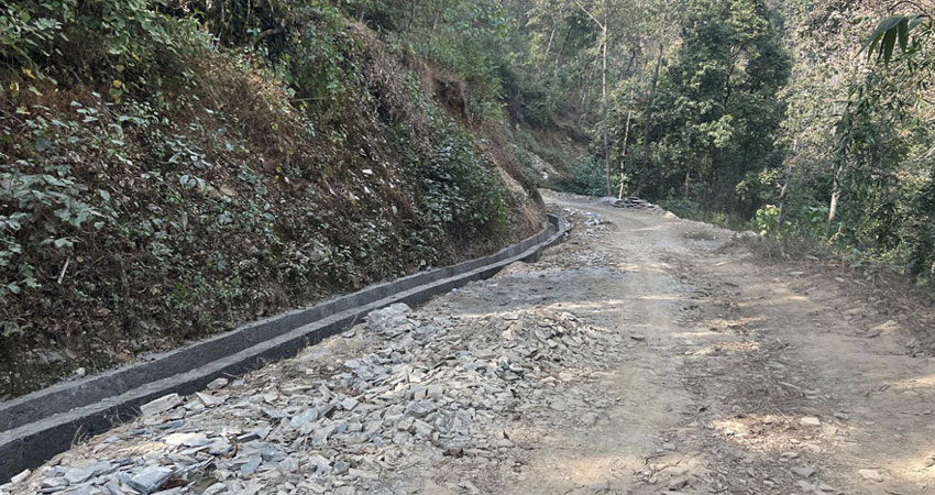 ट्रयाक खुलेको १५ वर्षपछि ग्रामीण सडक स्तरोन्नति