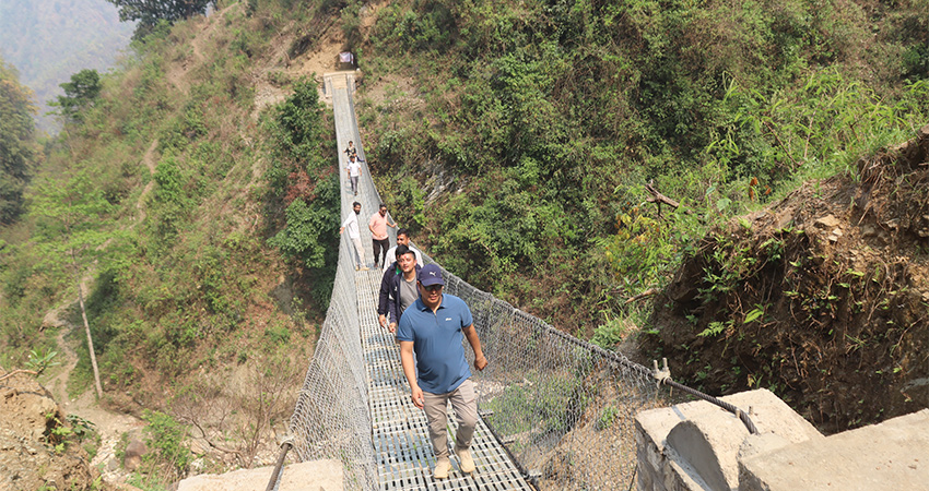 सतिघाटमा पक्की पुल नहुँदा नागरिकलाई सास्ती