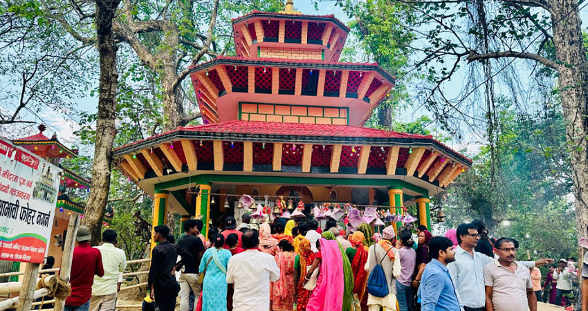 सिरहाको राजदेवी मन्दिरमा वैशाखी मेला