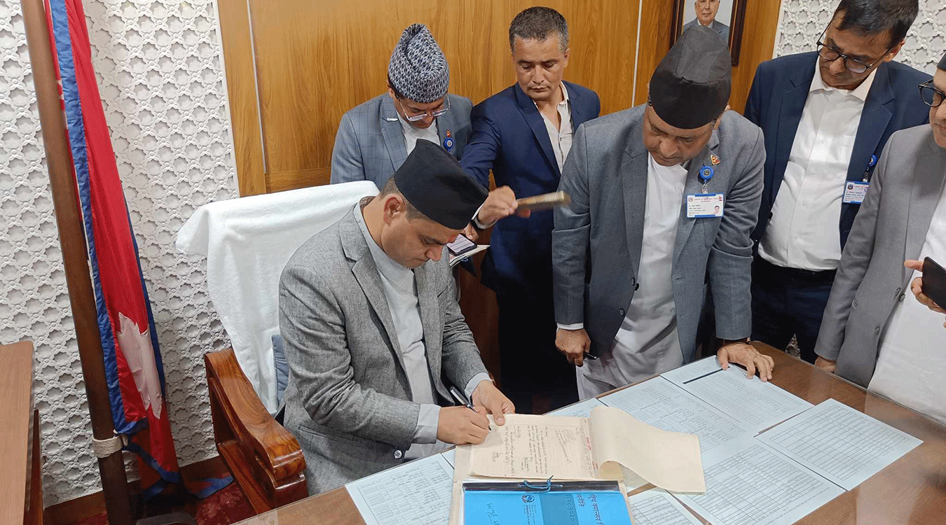 अस्पतालमा लाइन बस्न नपर्ने बनाउँछौं : प्रदीप पौडेल