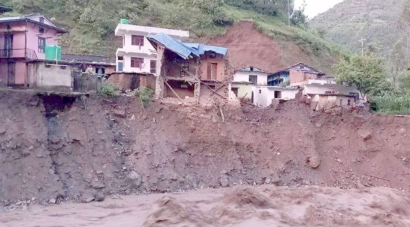 बाढीका कारण एक अर्बभन्दा बढीको क्षति