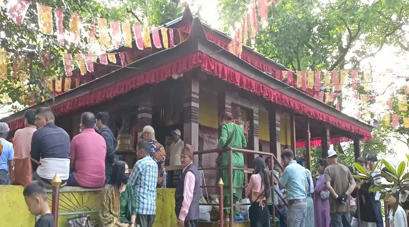बुढासुब्बा मन्दिरमा भक्तजनको घुइँचो