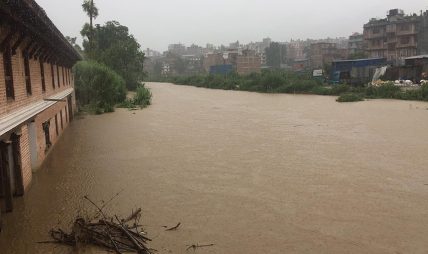सङ्खुवासभा र भोजपुर जोड्ने अरुण नदीमा पानीको बहाव बढेपछि फेरी बन्द सङ्खुवासभा र भोजपुर जोड्ने अरुण नदीमा पानीको बहाव बढेपछि फेरी बन्द