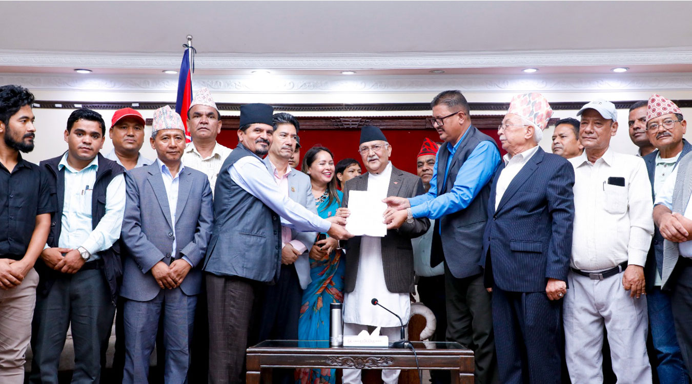भूकम्प प्रभावितलाई अनुदान रकम उपलब्ध गराउन प्रधानमन्त्रीलाई ज्ञापनपत्र
