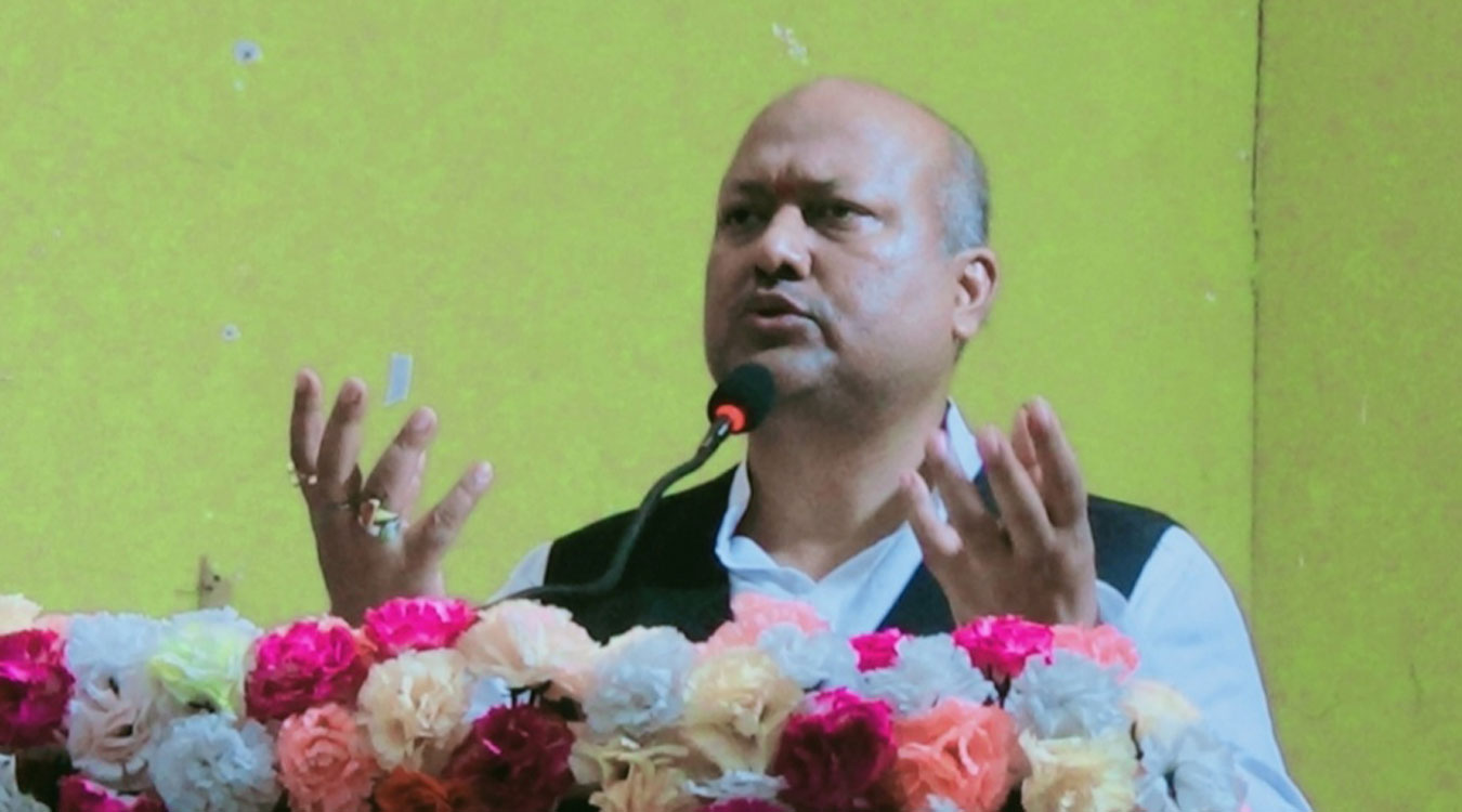 भ्रष्टाचार नियन्त्रण गर्न कर्मचारीको तलब भत्ता बढाउनुपर्छ : मुख्यमन्त्री सिंह