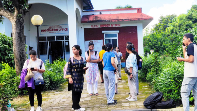 बंगलादेशबाट दुईसय बढी विद्यार्थी सकुशल  स्वदेश फर्किए