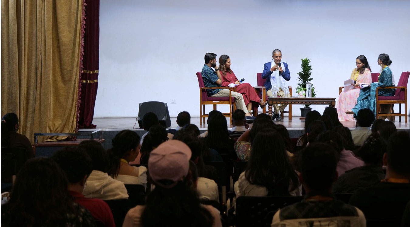 सेन्ट जेभियर्स कलेज माइतीघरमा फोटोग्राफीको शक्तिबारे बहस