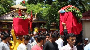 सरकारी पूजा सामग्रीसहितको टोली बडिमालिका प्रस्थान