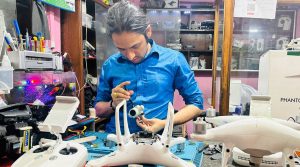 साइन्समा फेल भएपछि ड्रोन मर्मतमा जमेका राजकुमार