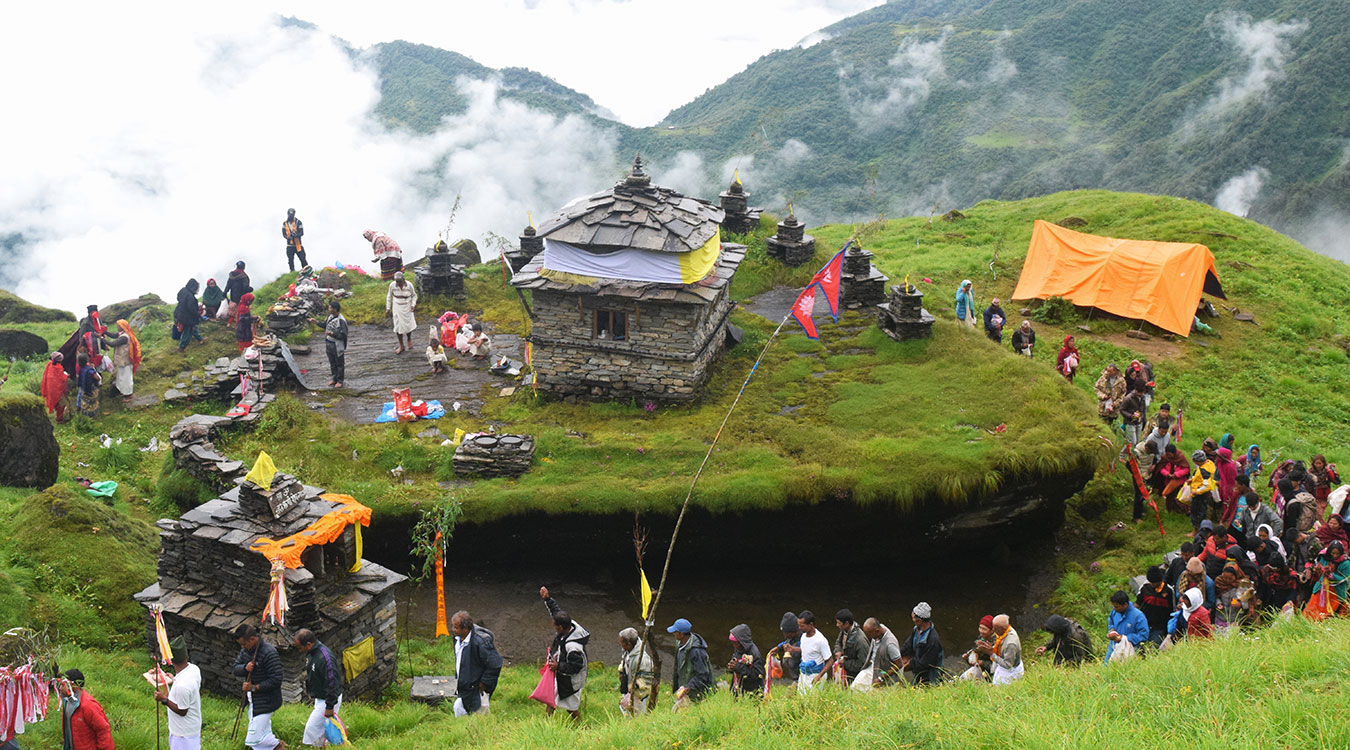धार्मिक पर्यटकीयस्थल ऋखार ओझेलमा