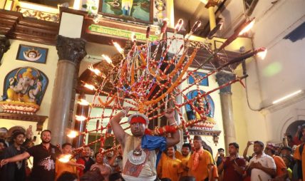 भक्तपुरमा जिब्रो छेड्ने जात्राको ब्रत सुरु