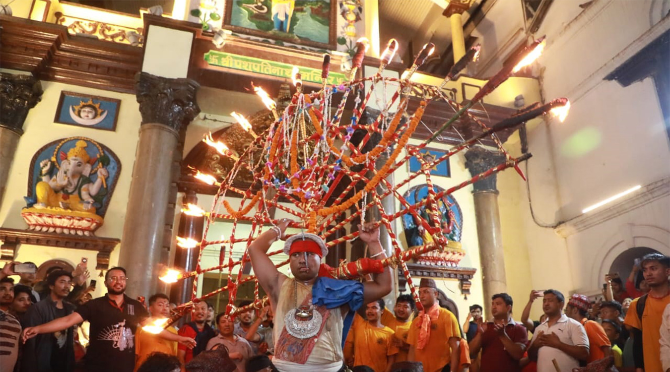 भक्तपुरमा जिब्रो छेड्ने जात्राको ब्रत सुरु