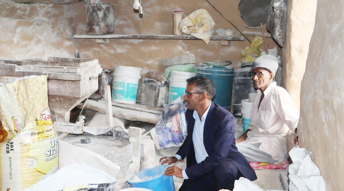 गाउँबाट हराउदै गएको परम्परागत प्रविधि पानी घट्ट अहिले शहर बजारमा