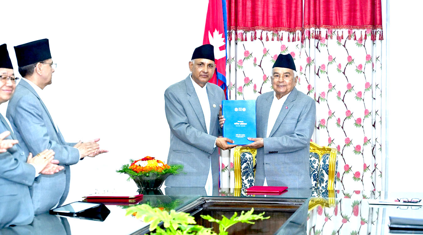 राष्ट्रपतिसमक्ष लोकसेवा आयोगको प्रतिवेदन पेस