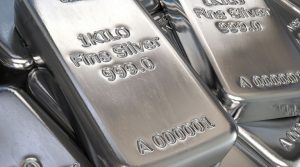 आठ किलो चाँदीका गहनासहित एकजना पक्राउ