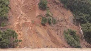 पहिरोले बीस दिनदेखि राजमार्ग अवरुद्ध