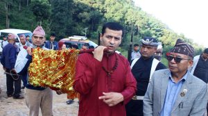 हनुमानढोका दरबारका लागि फूलपातीसहितको डोली