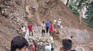 पुनः पहिरो खसेपछि रोकियो राजमार्गको मर्मतसम्भार